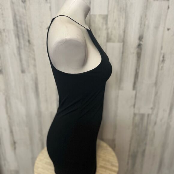 Dress   - Picture 2 of 7